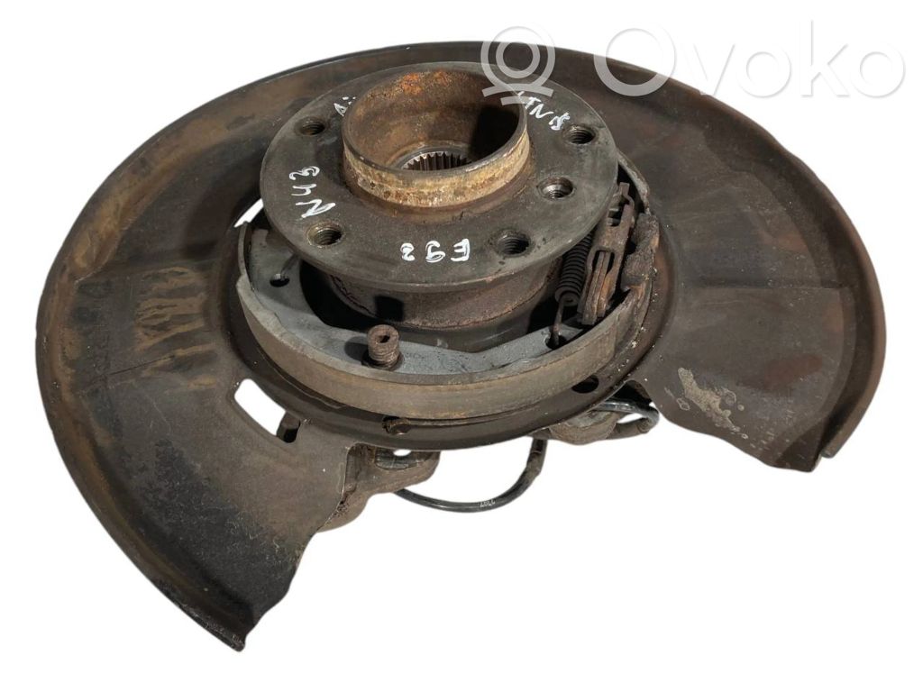 Aizmugurē riteņa rumbas vārpstas šarnīrs (stupica, capfa)