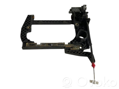 Holder/bracket for external opening handle at the front