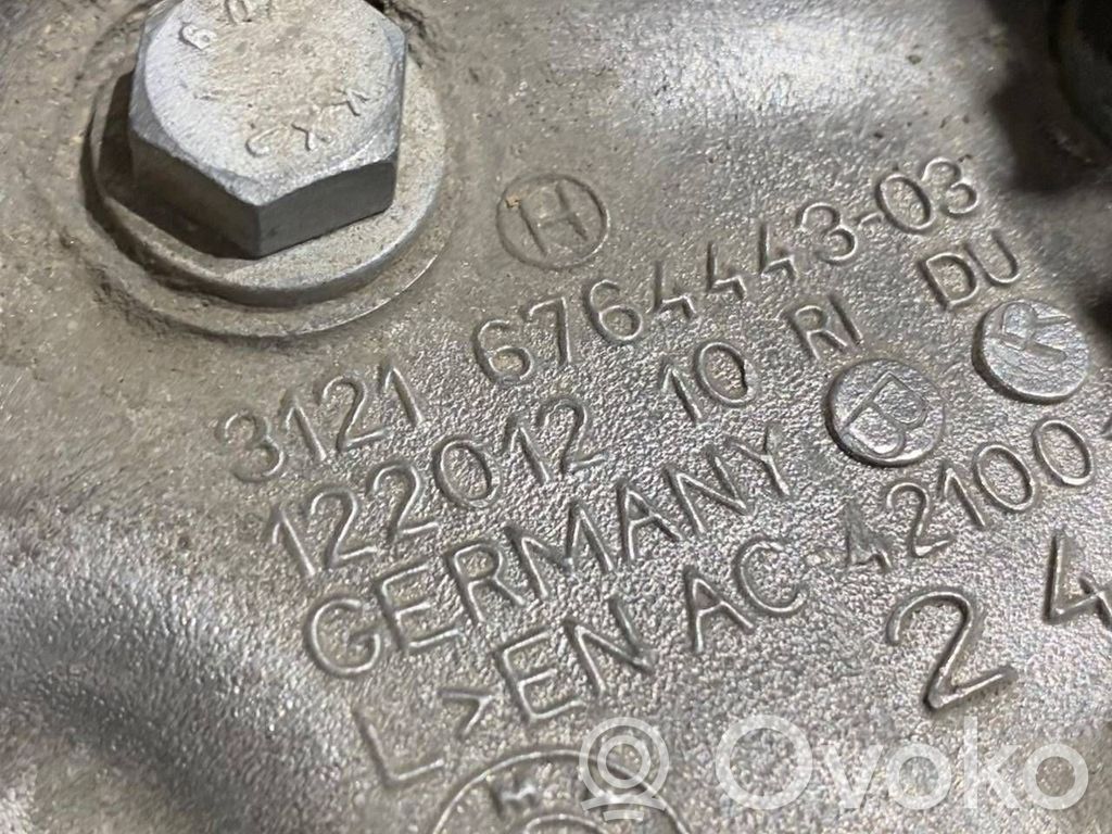 Priekšējā riteņa rumbas vārpstas šarnīrs (stupica, capfa)