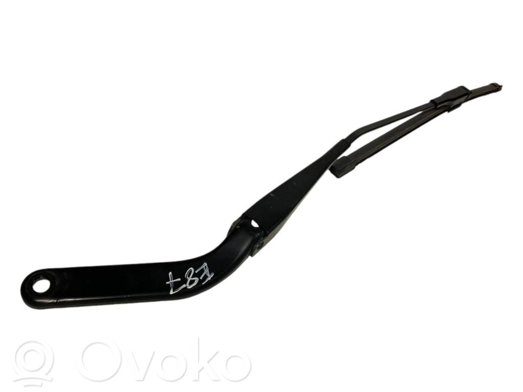 Windshield wiper arm