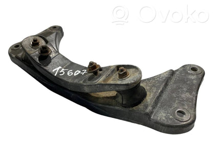 Transmission mounting bracket