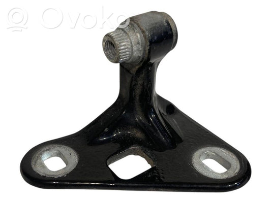 Priekšpusē apakšējā vira (eņģe)