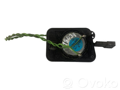 Динамик(и) в задней двери