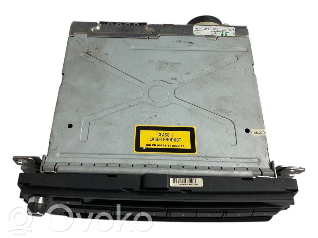 Radio / CD/DVD atskaņotājs / navigācija