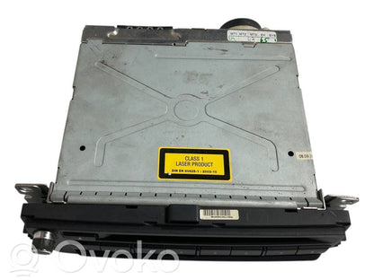 Radio / CD/DVD atskaņotājs / navigācija