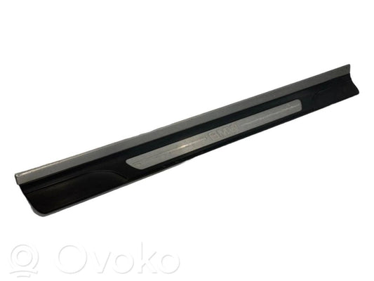 Priekšējā sliekšņa dekoratīvā apdare (iekšējā)