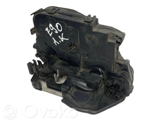 Aizmugurē slēdzene