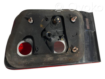 Задний фонарь на капоте