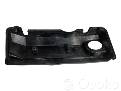 Dzinēja pārsegs (dekoratīva apdare)