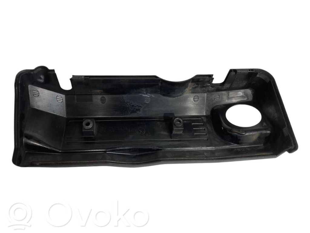 Engine cover (decorative trim)