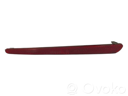 Aizmugurē atstarotājs