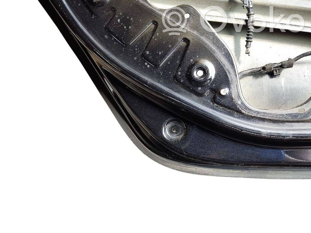 Aizmugurējās durvis