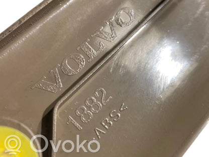 Priekšējā sliekšņa dekoratīvā apdare (iekšējā)