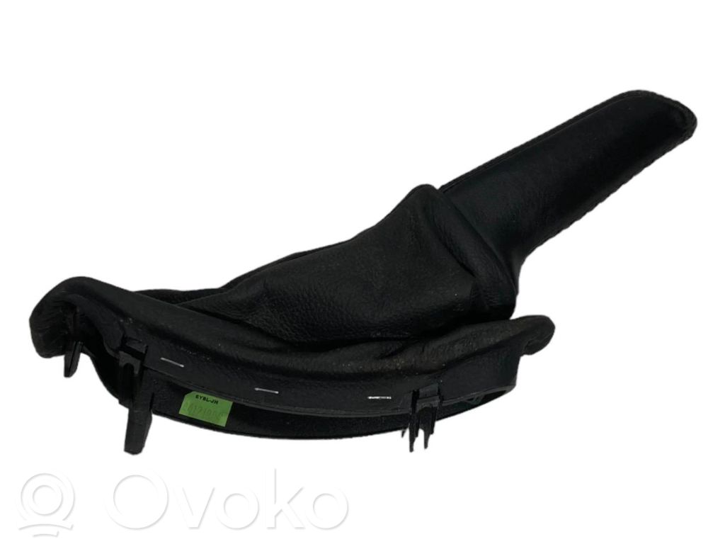 Rokas bremzes dekoratīvā apdare