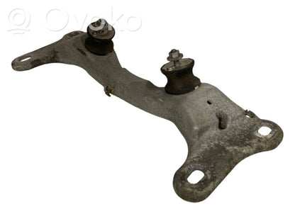 Transmission mounting bracket