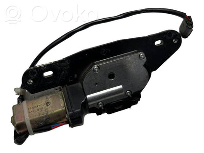 Aizmugurējā pārsega pievilcējs