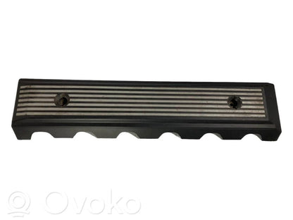 Engine cover (decorative trim)