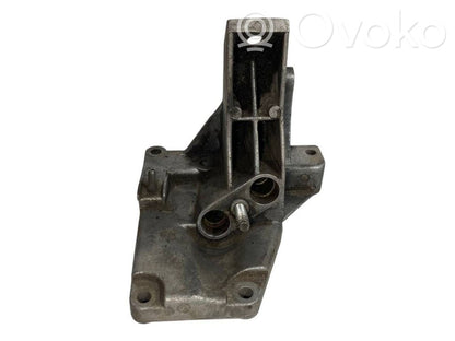 Dzinēja nostiprināšanas stiprinājums-kronšteins