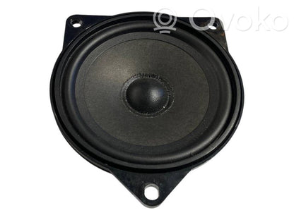 Skaļrunis (-i) priekšējās durvīs