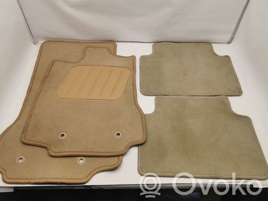 Automašīnu paklāju komplekts