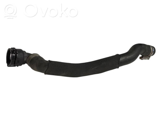 Caurulīte (-es) / šļūtene (-es)