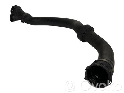 Caurulīte (-es) / šļūtene (-es)