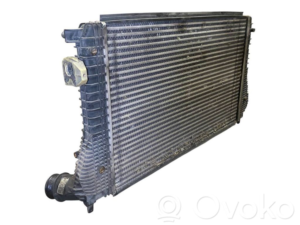 Starpdzesētāja radiators