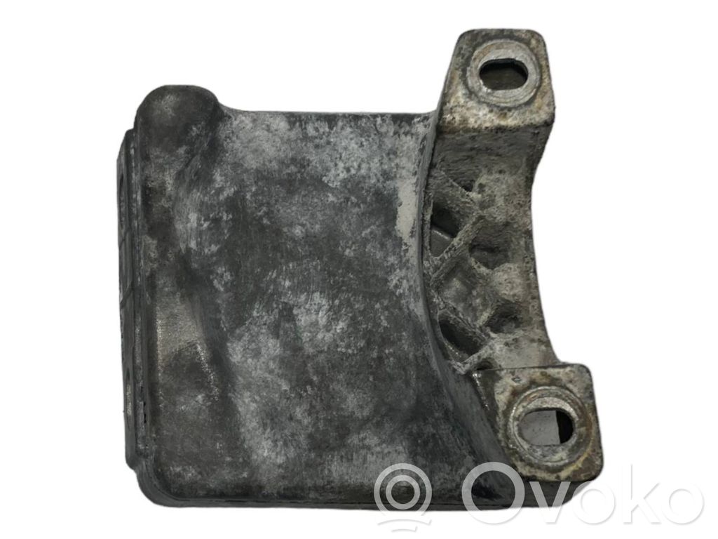 Dzinēja nostiprināšanas stiprinājums-kronšteins