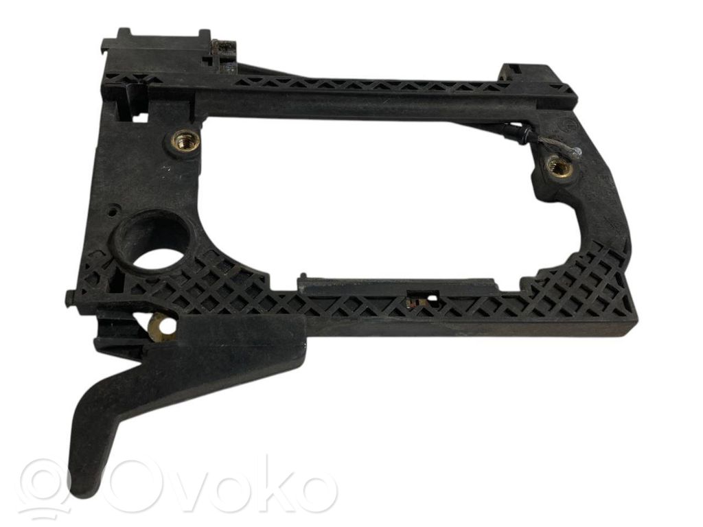 Holder/bracket for external opening handle at the front