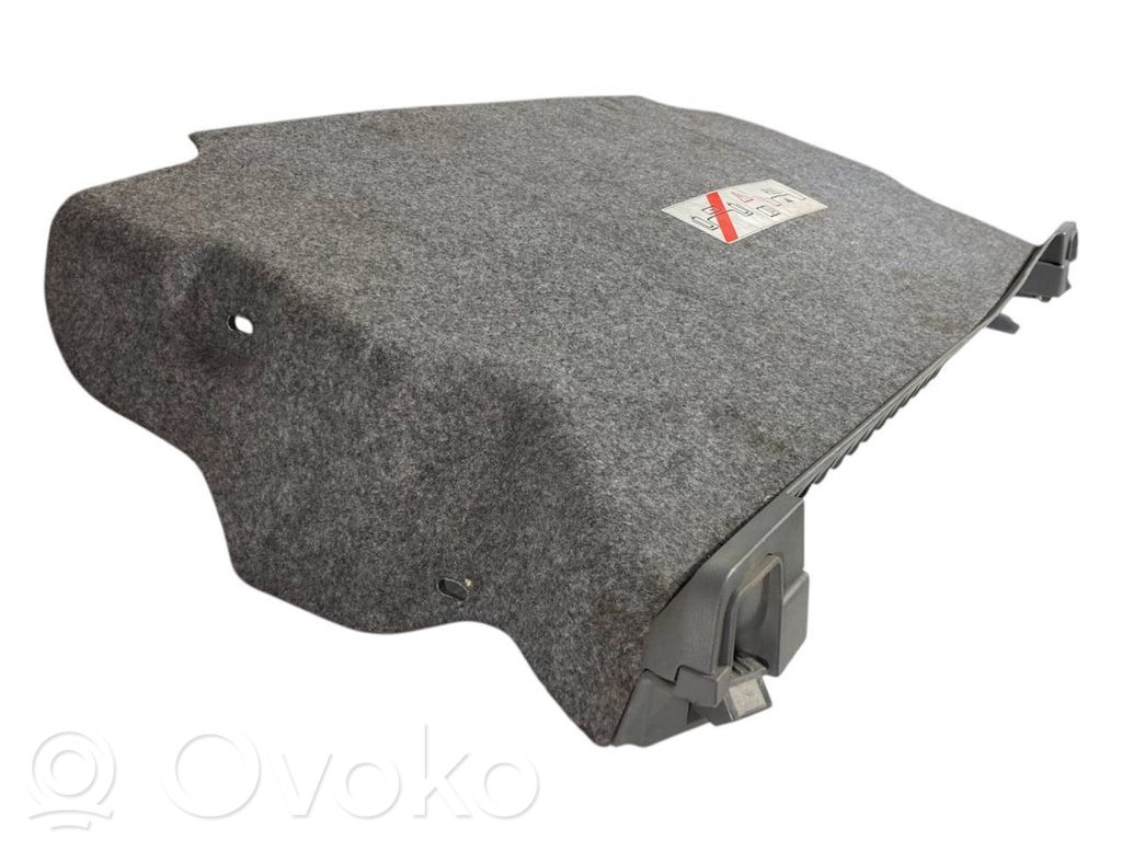 Bagāžnieka sānu apakšējās apdares panelis