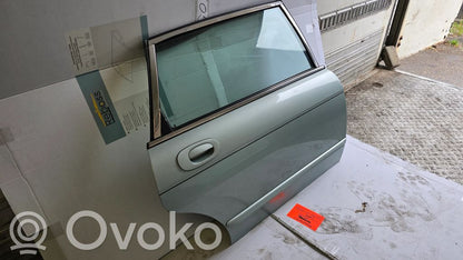 Задняя дверь