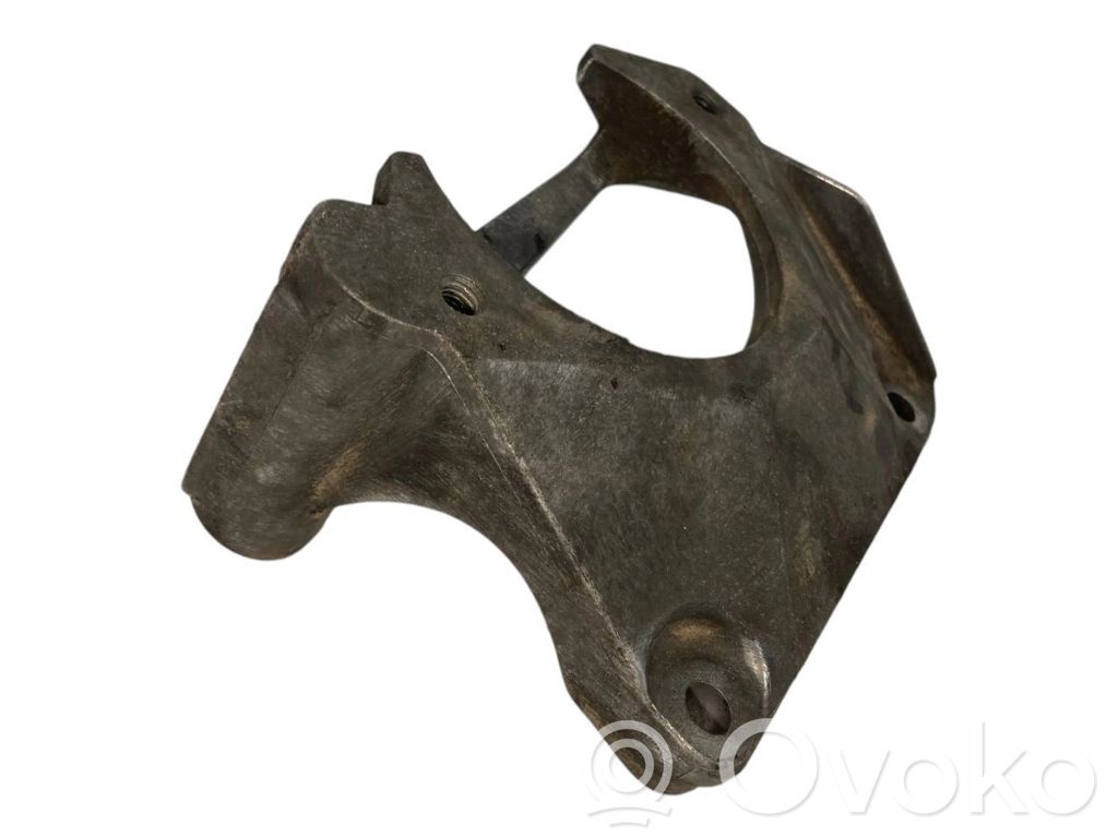 Dzinēja nostiprināšanas stiprinājums-kronšteins