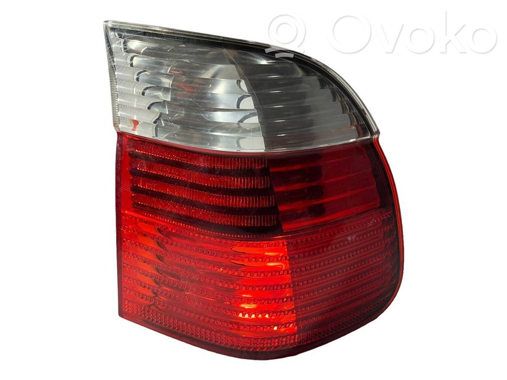 Aizmugurējais lukturis virsbūvē