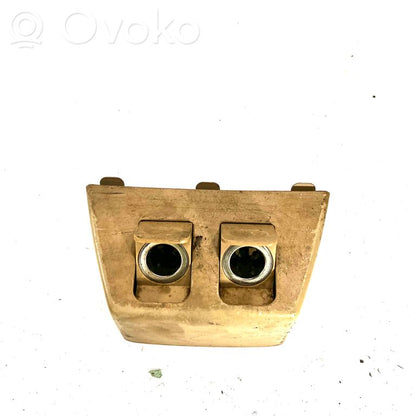 12 V socket (rear)