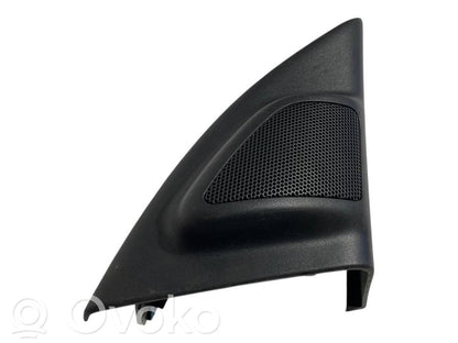 Skaļrunis (-i) priekšējās durvīs