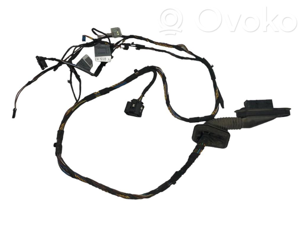 Aizmugurējo durvju vadu instalācija