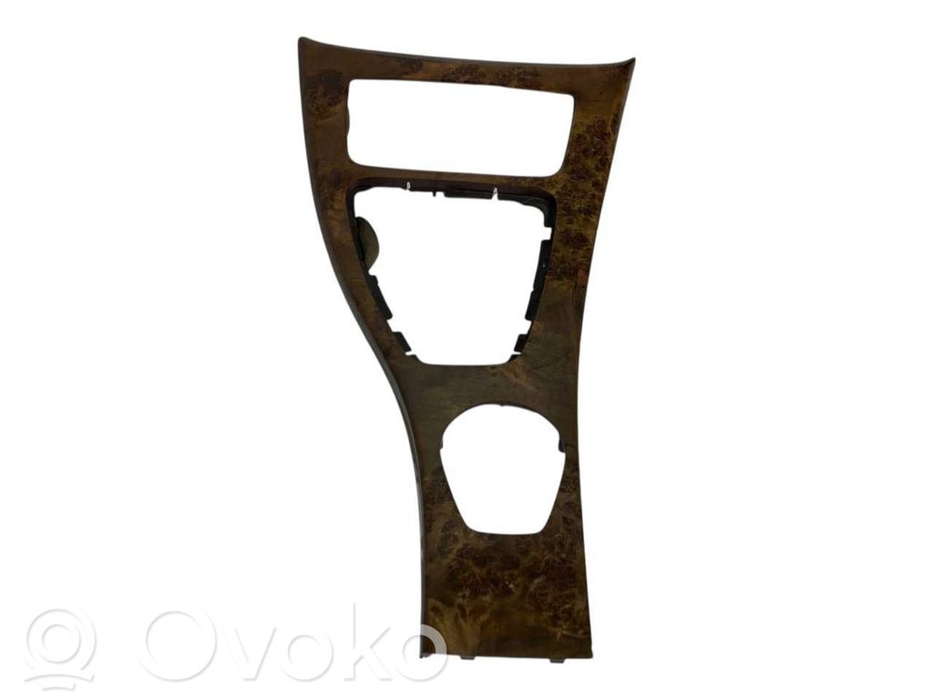 Salona dekoratīvās apdares komplekts