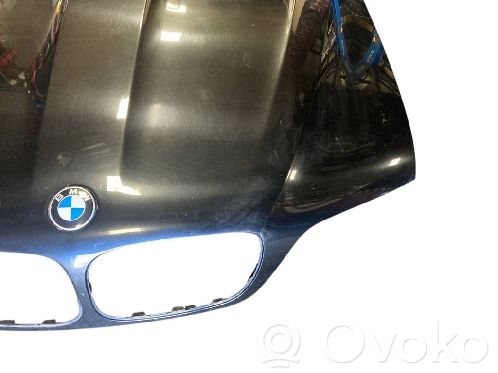 Dzinēja pārsegs (vāks)