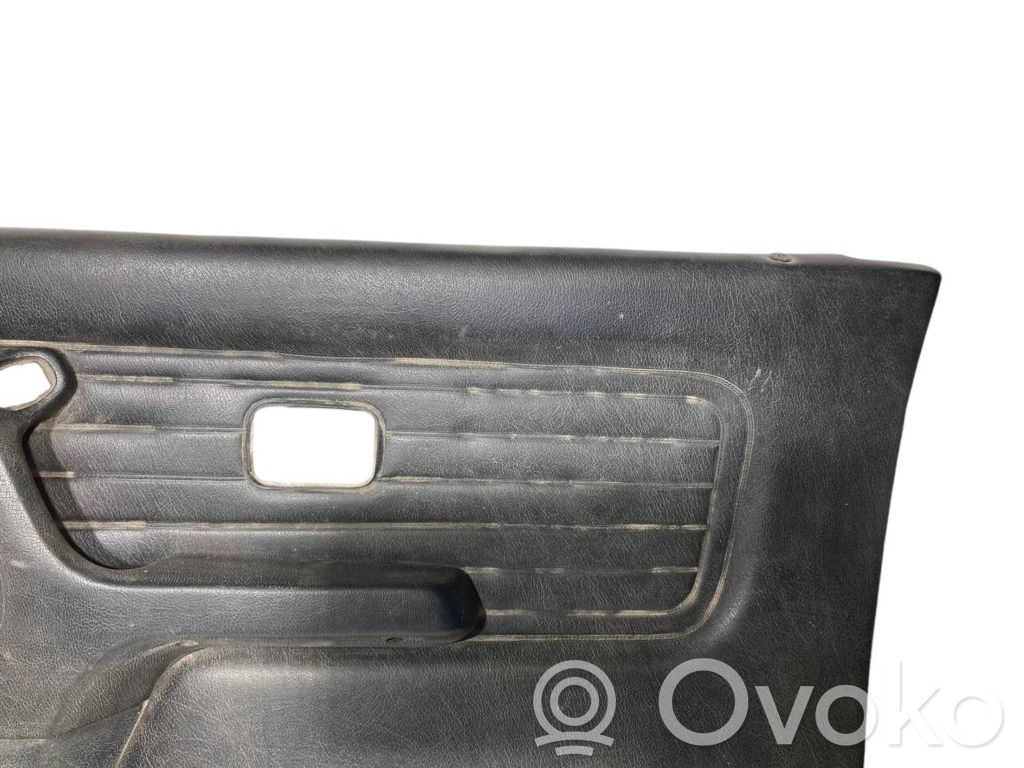 Priekšējo durvju apdare