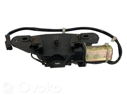 Aizmugurējā pārsega pievilcējs