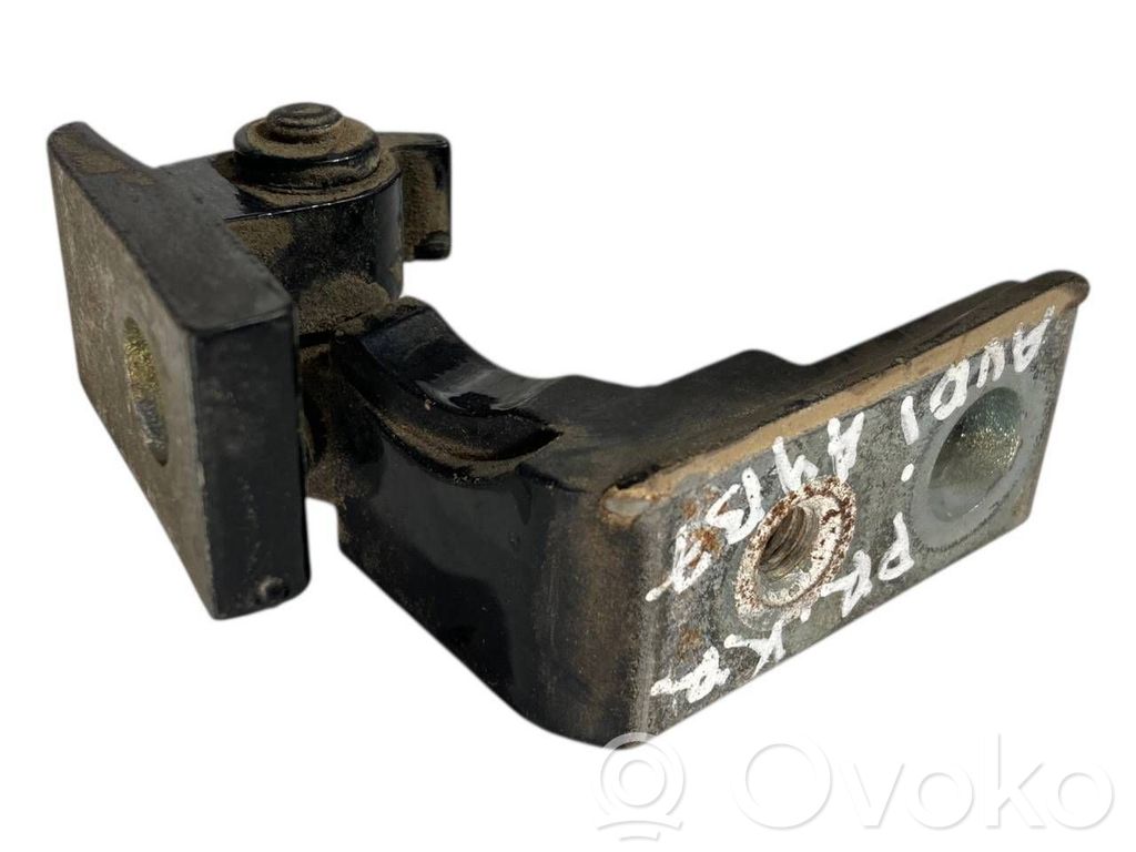 Priekšpusē augšējā vira (eņģe)