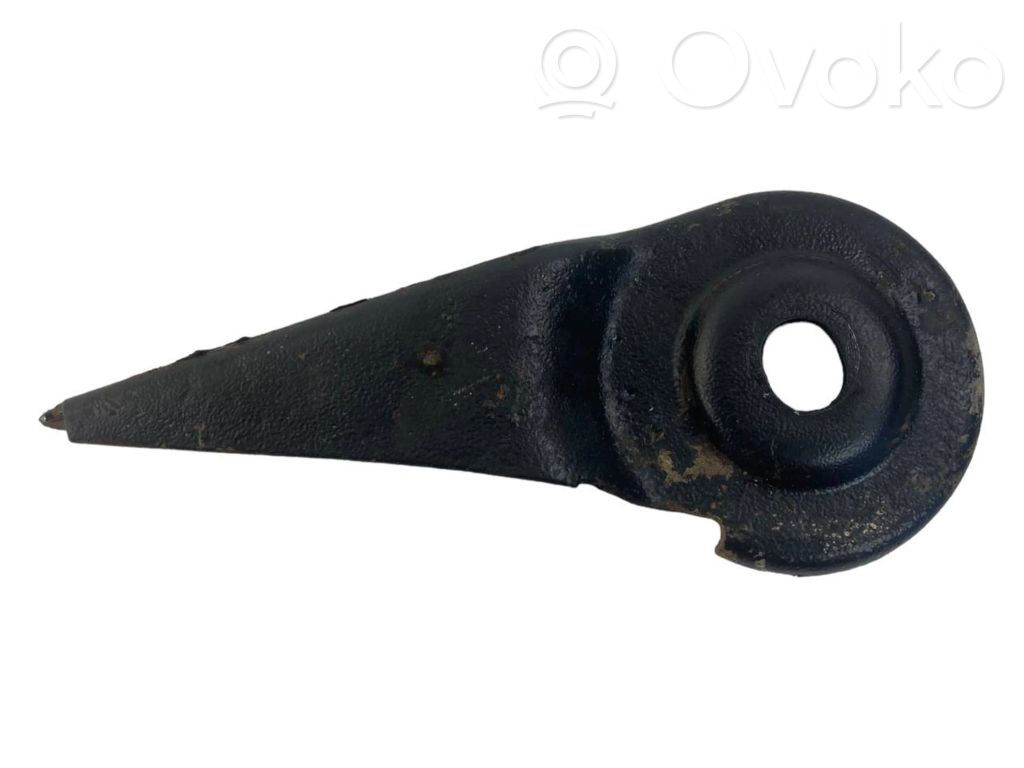 Aizmugurējā bufera atbalsta stienis