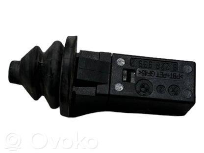 Degvielas tvertnes atvēršanas slēdzis