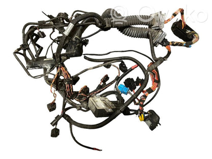 Dzinēja vadu instalācija