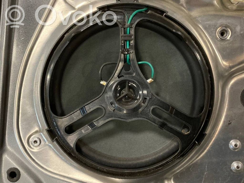 Задняя дверь