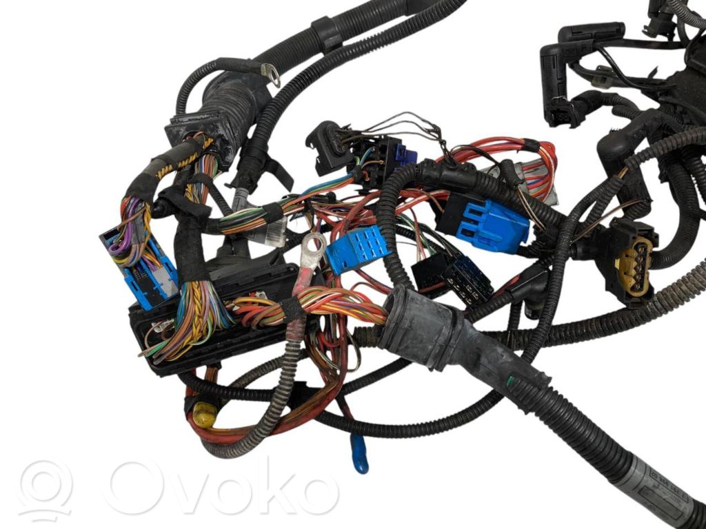 Dzinēja vadu instalācija