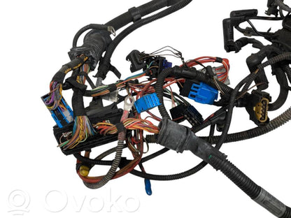 Dzinēja vadu instalācija