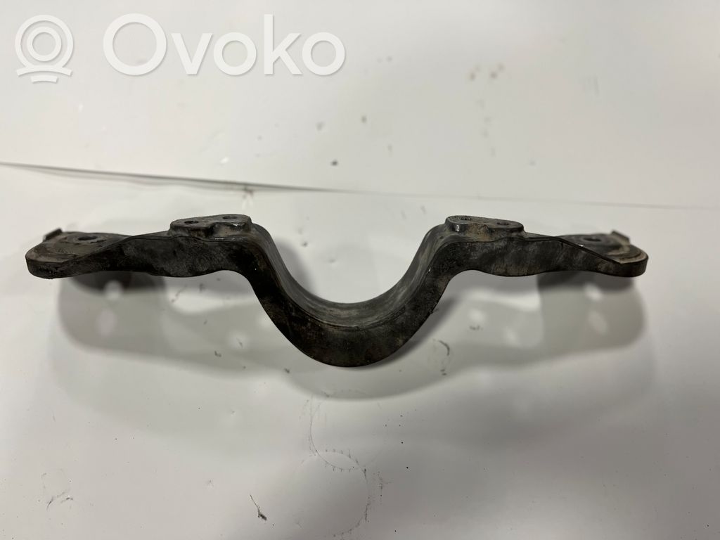 Aizmugurējā reduktora stiprinājums