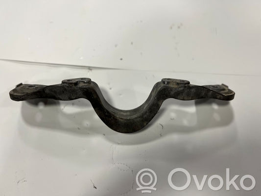 Aizmugurējā reduktora stiprinājums