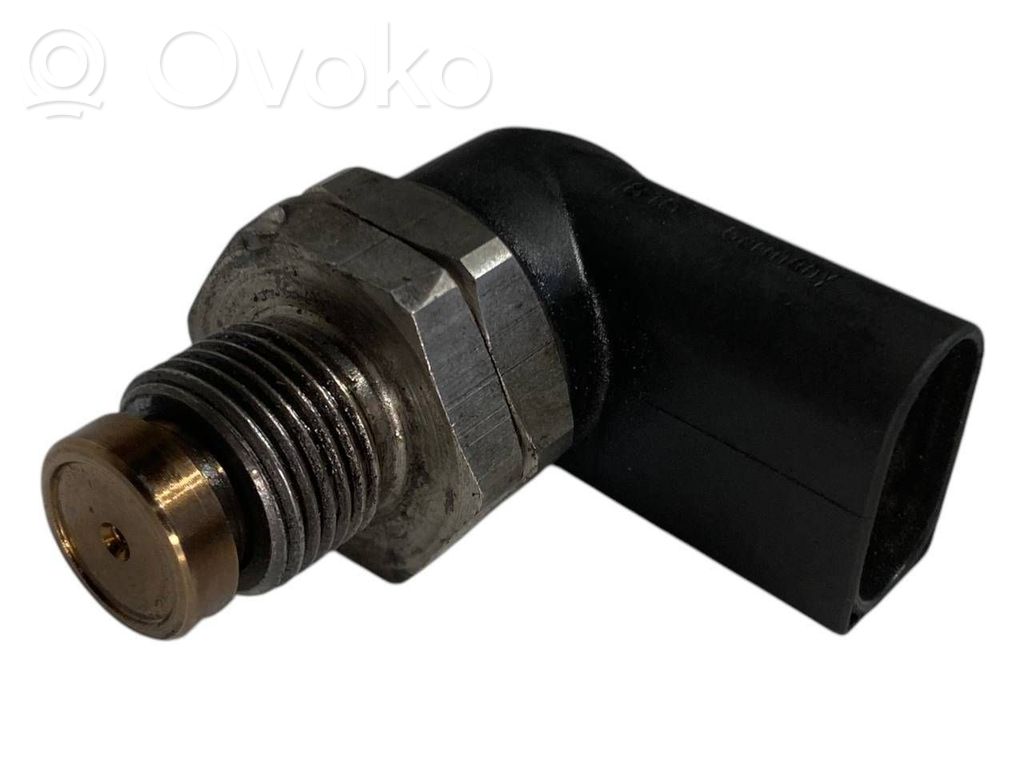 Манометр давления топлива